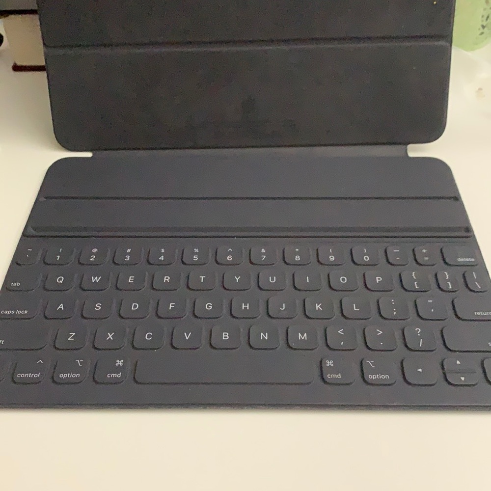 Apple Smart Keyboard folio for iPad Air and pro